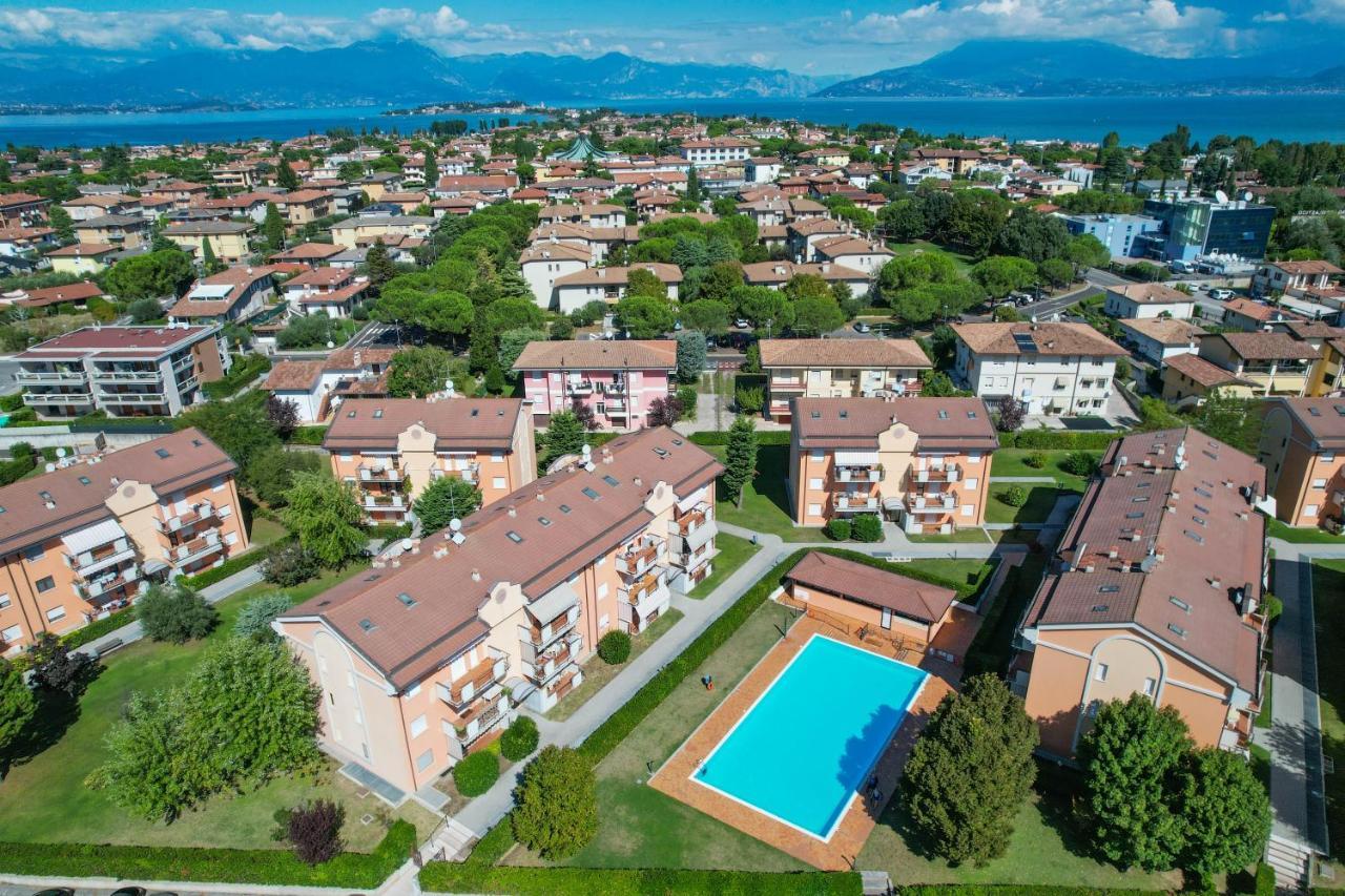 Radi Appartament - Gardacase Net Sirmione Exterior foto