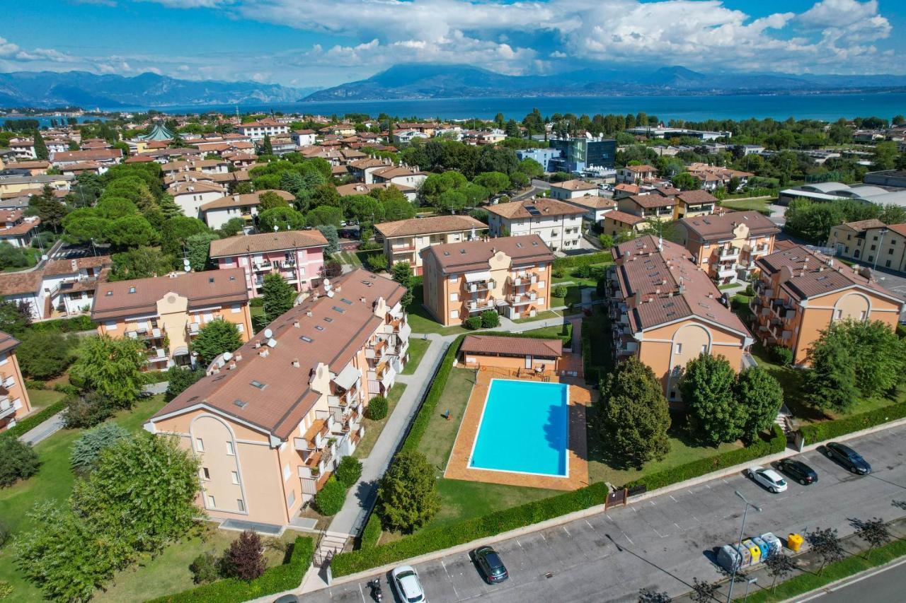 Radi Appartament - Gardacase Net Sirmione Exterior foto