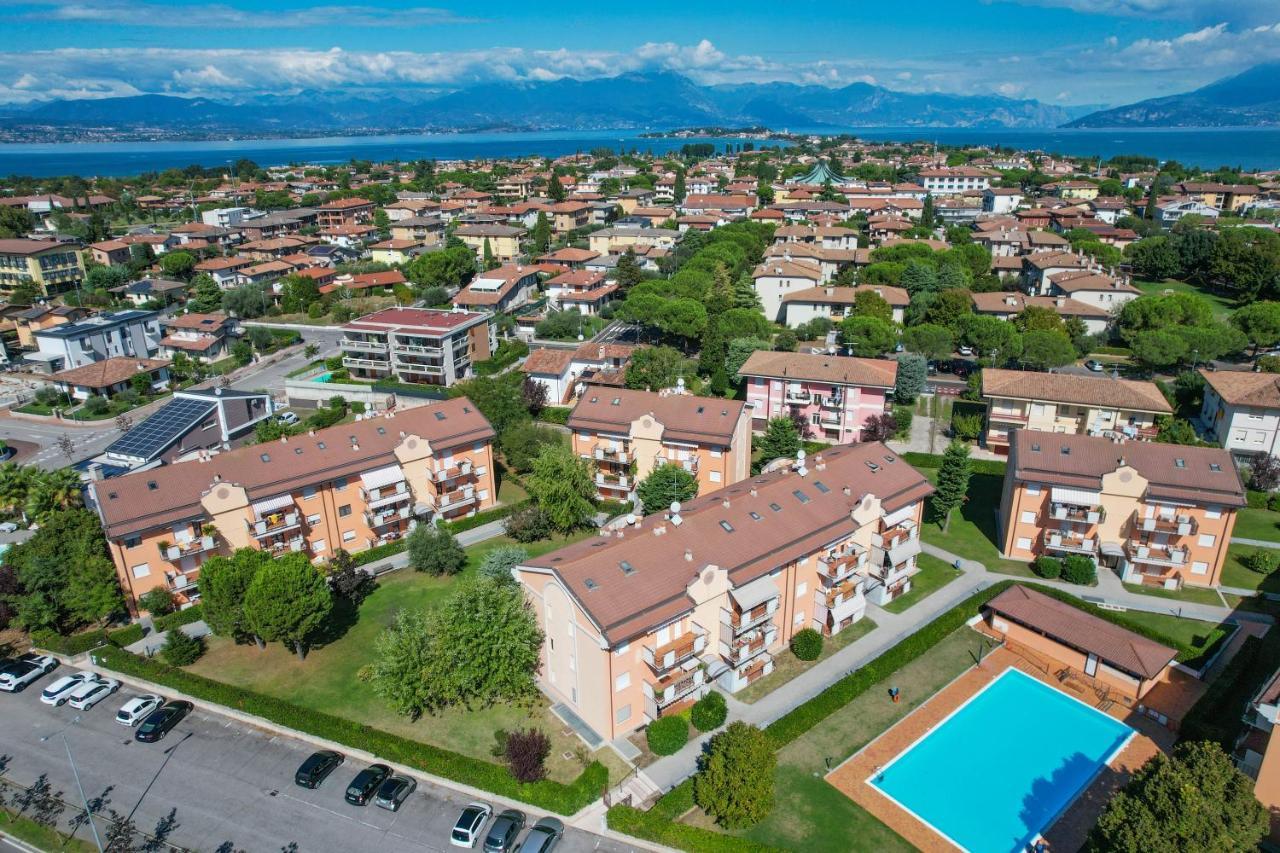 Radi Appartament - Gardacase Net Sirmione Exterior foto